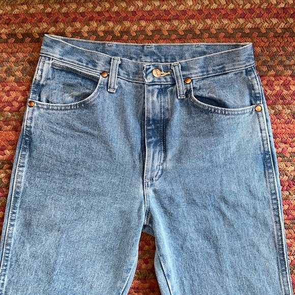 WRANGLER LIGHT WASH DENIM EQUESTRIAN COWBOY JEANS - Picture 3 of 5